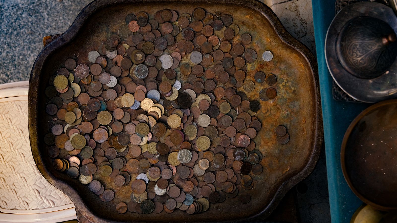 Tray of mixed old coins