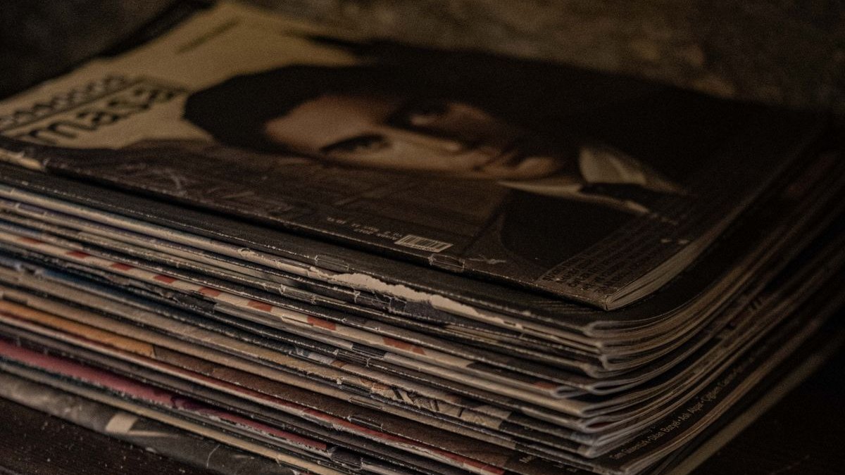 A stack of old magazines and issues